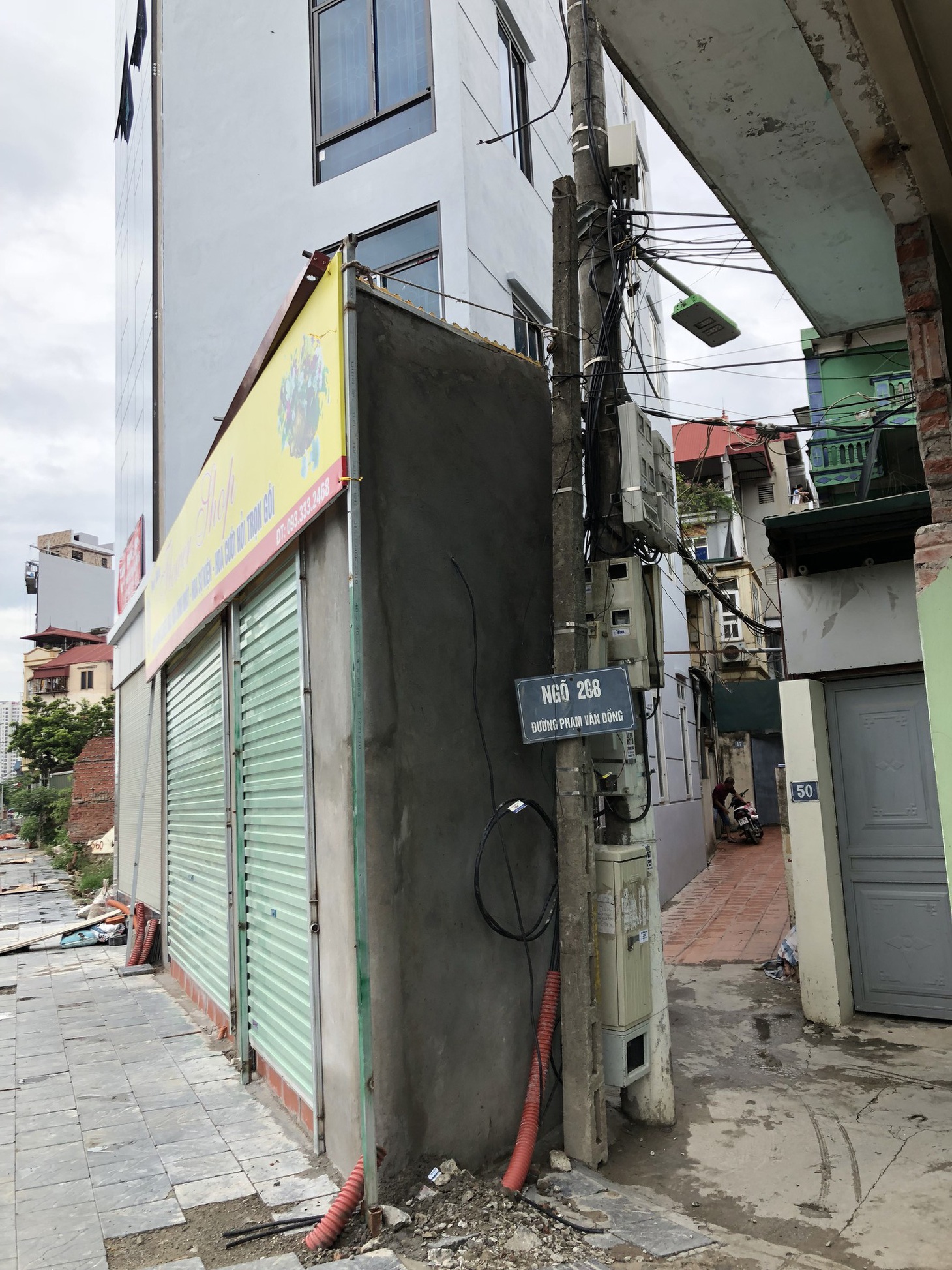 Những ngôi nhà kì dị chỉ có ở phố Phạm Văn Đồng - Ảnh 6.