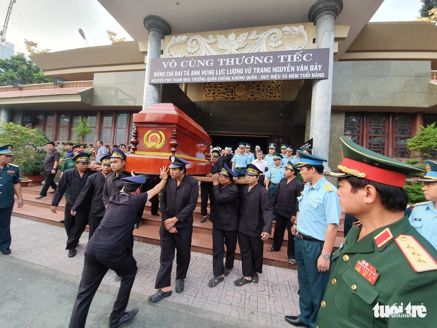 Tiễn đưa phi công phi thường Nguyễn Văn Bảy về quê nhà Lai Vung - Ảnh 8.