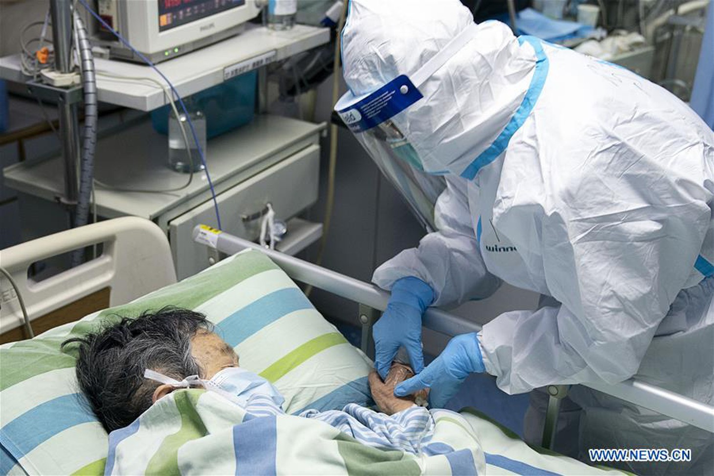 Những gì diễn ra bên trong bệnh viện tại Vũ Hán? - Ảnh 5.