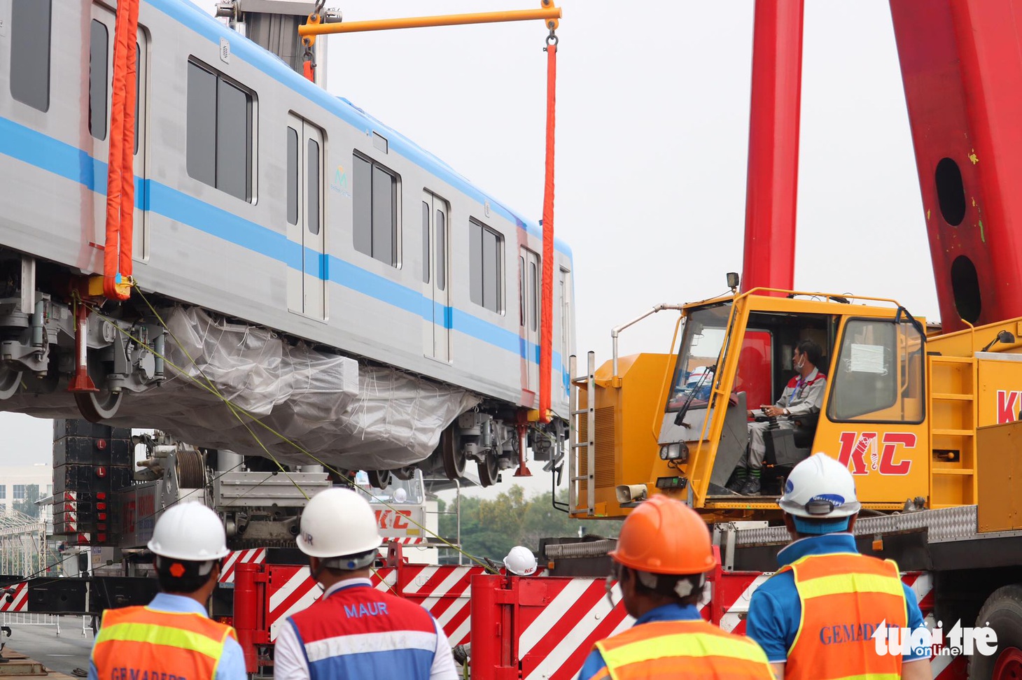 Tàu metro 1 lăn bánh ở depot, tháng 4-2021 sẽ chạy thử từ ngã tư Bình Thái về Long Bình - Ảnh 10.
