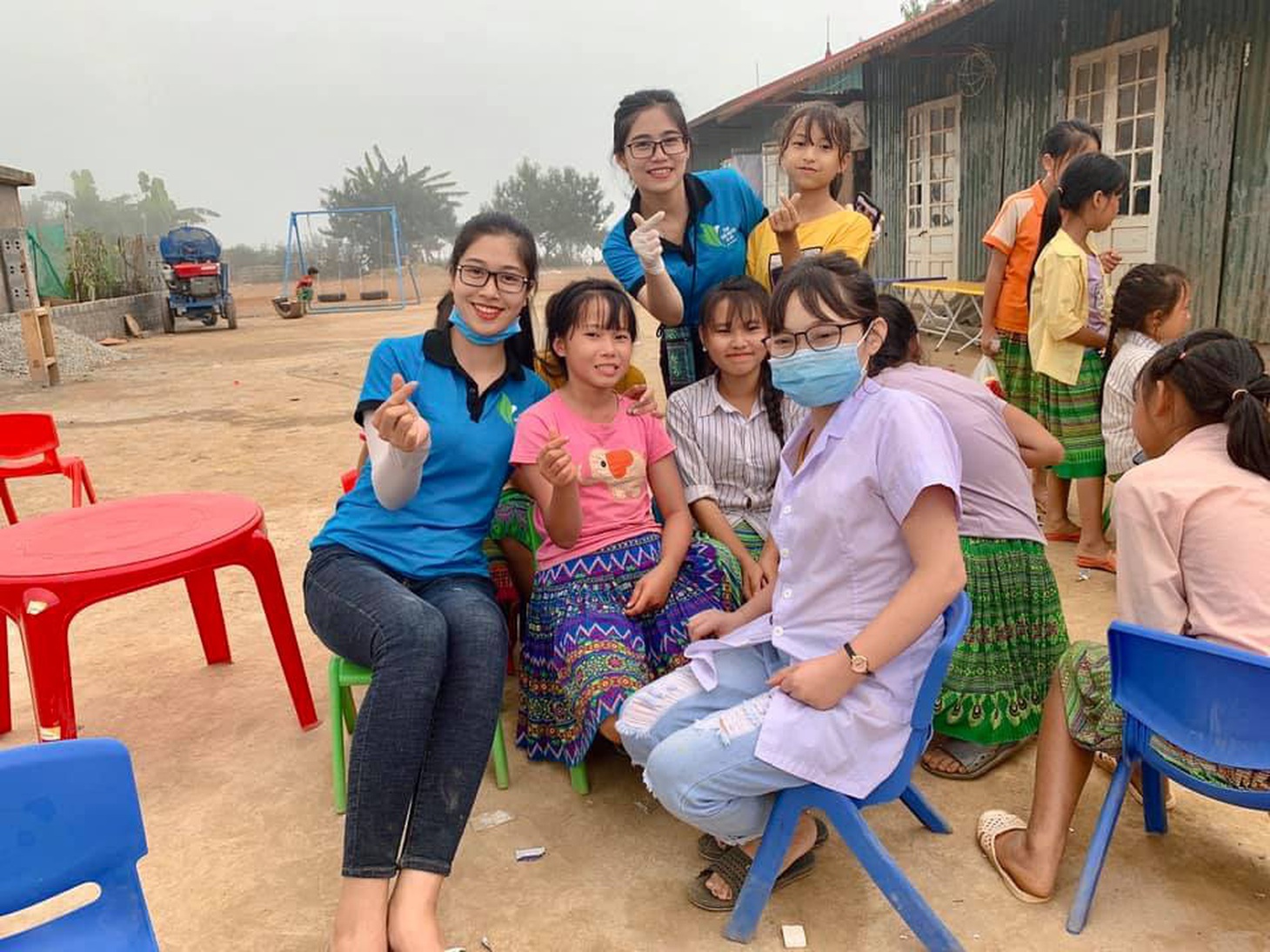 Bộ ảnh của hai thí sinh Hoa hậu Việt Nam là tiếp viên hàng không - Ảnh 6.