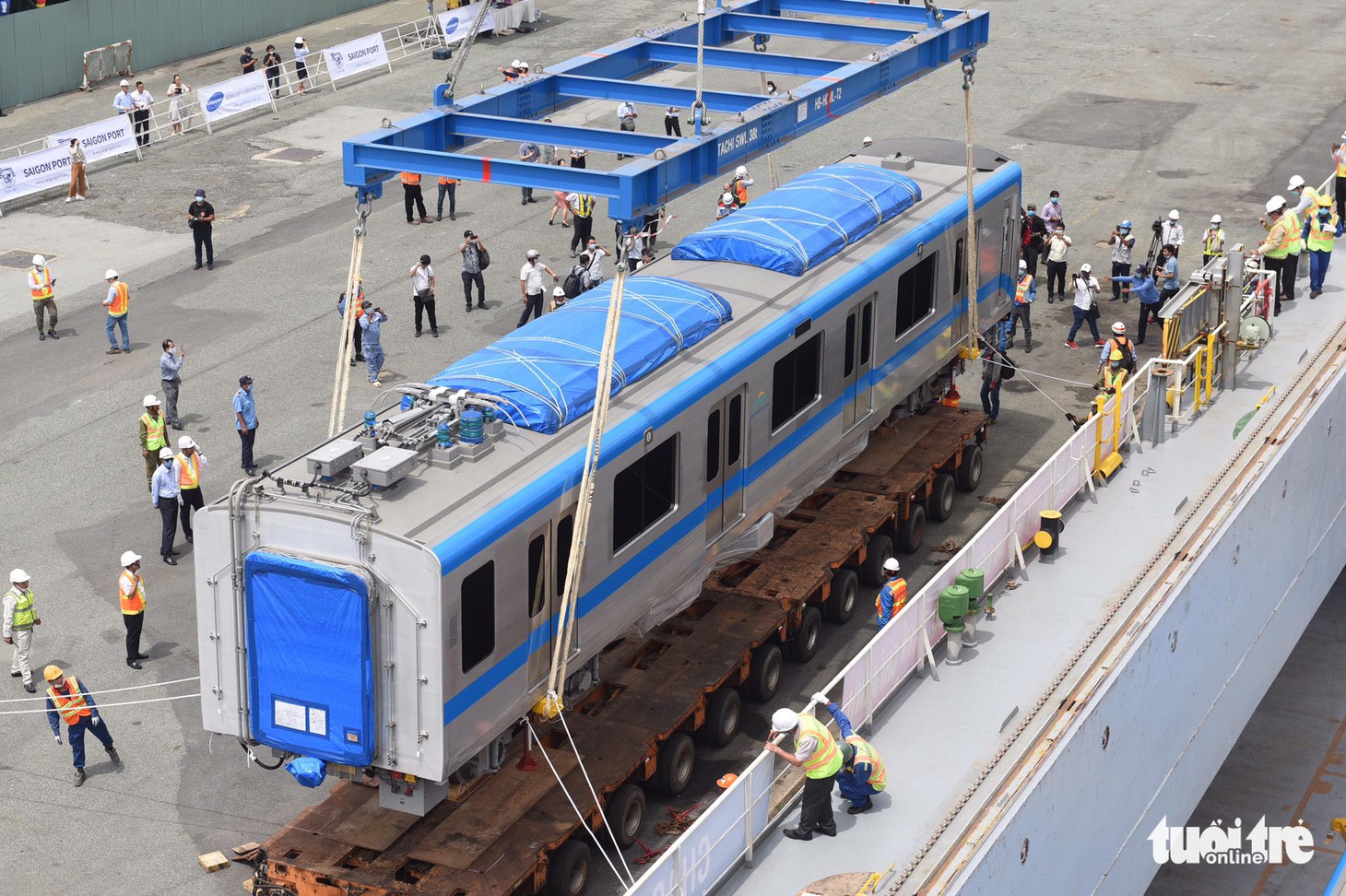 Tàu metro số 1 Bến Thành - Suối Tiên cập cảng Khánh Hội - Ảnh 5.