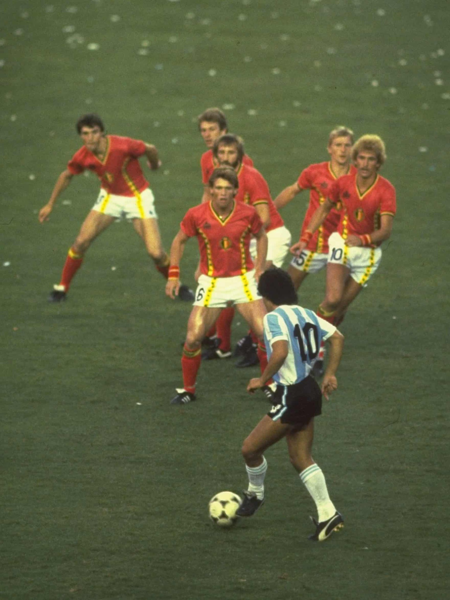 Sự nghiệp vĩ đại của Maradona qua ảnh - Ảnh 5.