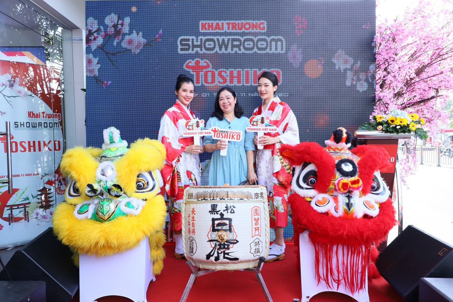 Toshiko đạt doanh số kỷ lục trong ngày khai trương - Ảnh 1.