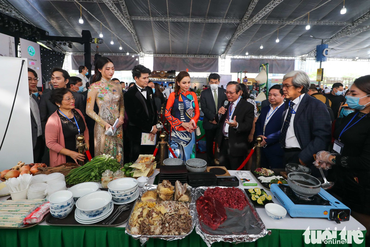 Ngày của Phở: Ấm lòng những tô phở đặc biệt vì trẻ em vượt khó học giỏi miền Trung - Ảnh 8.