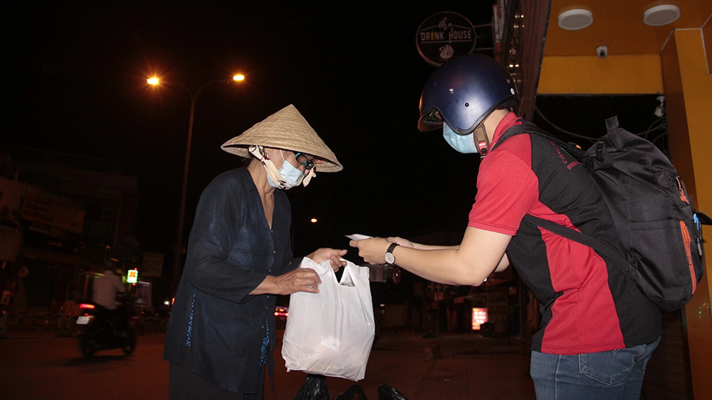 Hẹn nhau mùa Giáng sinh ấm áp - Ảnh 2.