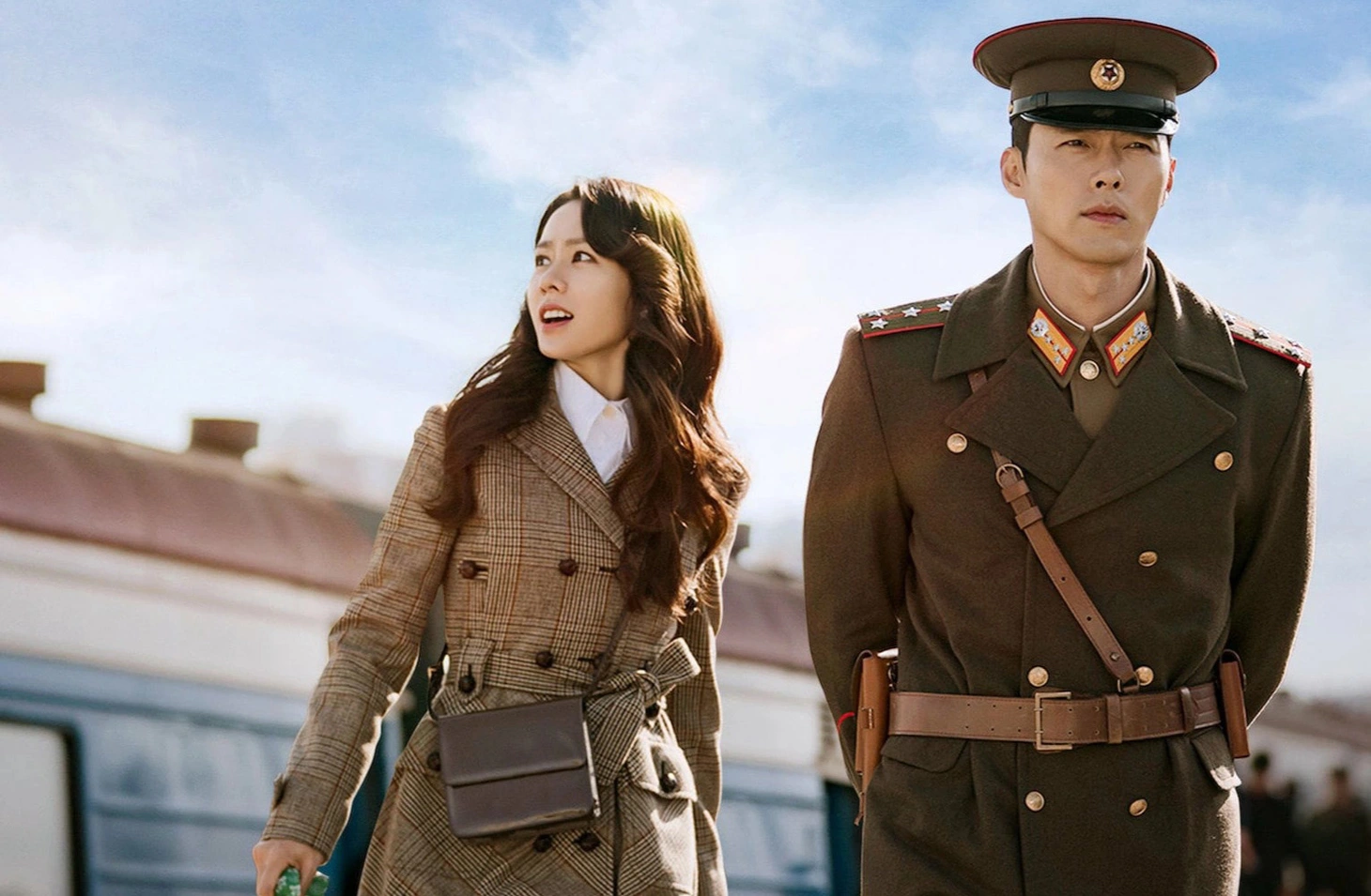 Hạ cánh nơi anh: Mê mẩn ngắm  Son Ye Jin và Hyun Bin dù cuộc tình phi lý - Ảnh 1.