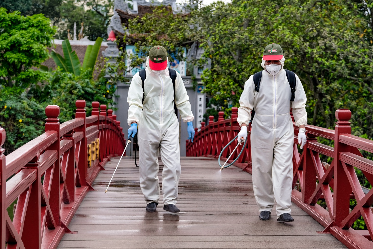 Khử trùng di tích nhà tù Hỏa Lò, Hoàng thành Thăng Long, Văn Miếu... - Ảnh 1.