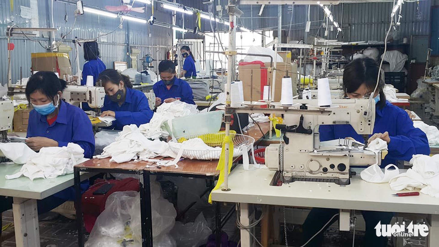 Nghỉ học phòng dịch, bạn trẻ làm tường bích họa, khu vui chơi từ lốp xe - Ảnh 6.
