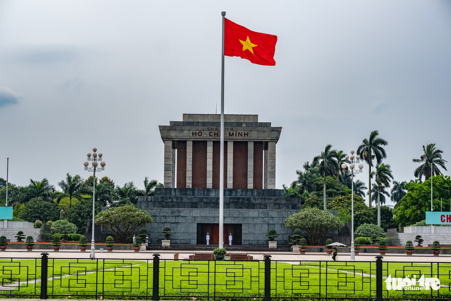 Hà Nội mùa này vắng những... người đi - Ảnh 8.