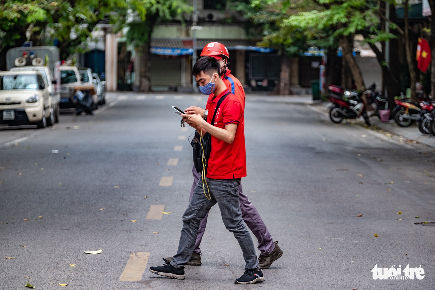 Hà Nội mùa này vắng những... người đi - Ảnh 14.