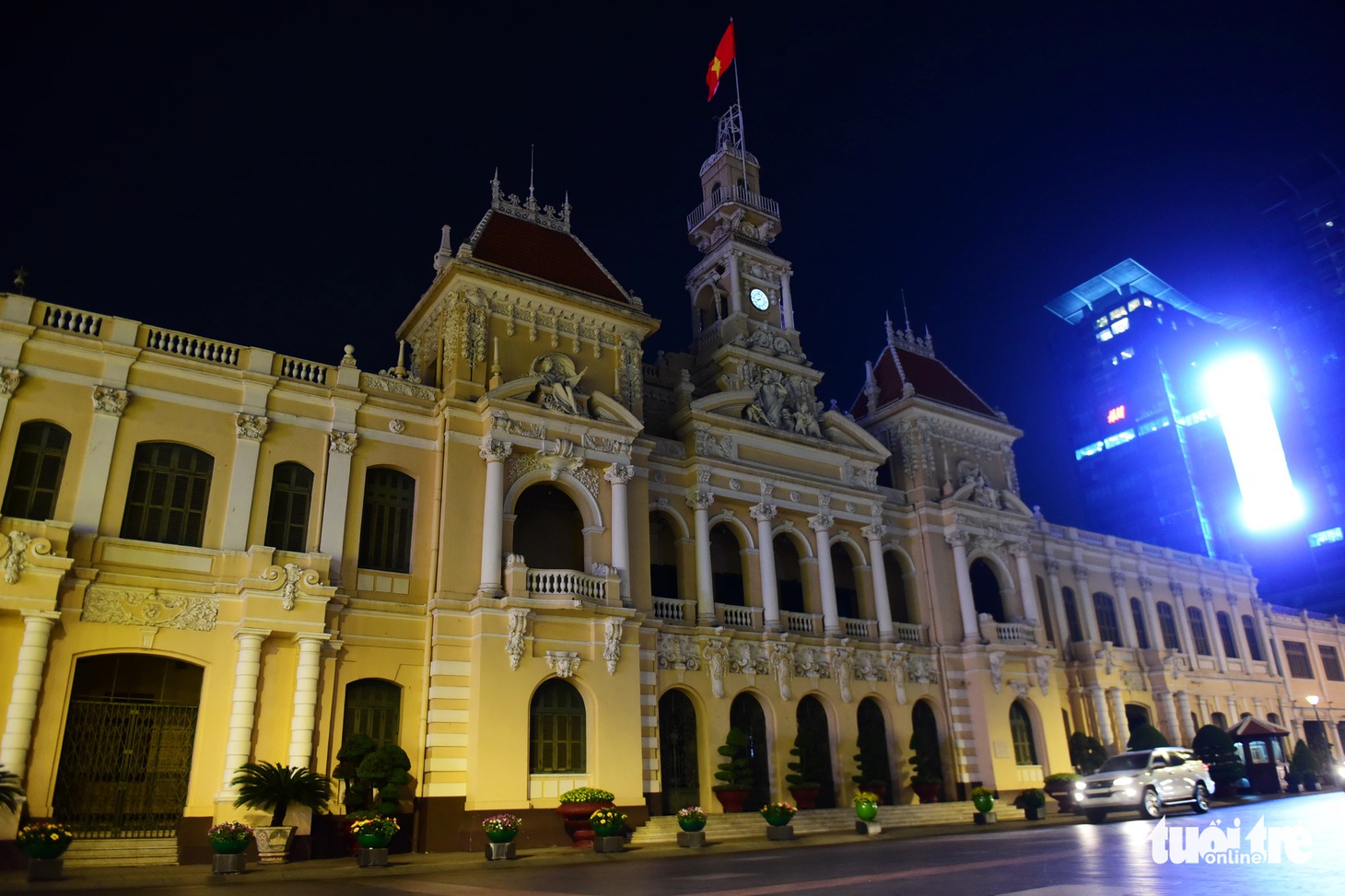 TP.HCM: Đồng loạt tắt đèn hưởng ứng Giờ Trái đất - Ảnh 1.
