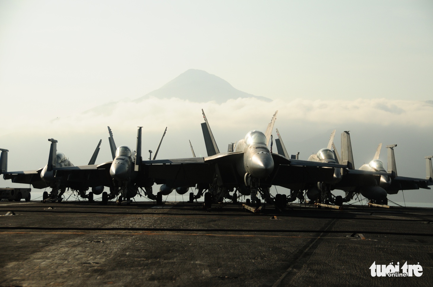 Bên trong tàu sân bay USS Theodore Roosevelt đang neo tại vịnh Đà Nẵng - Ảnh 16.