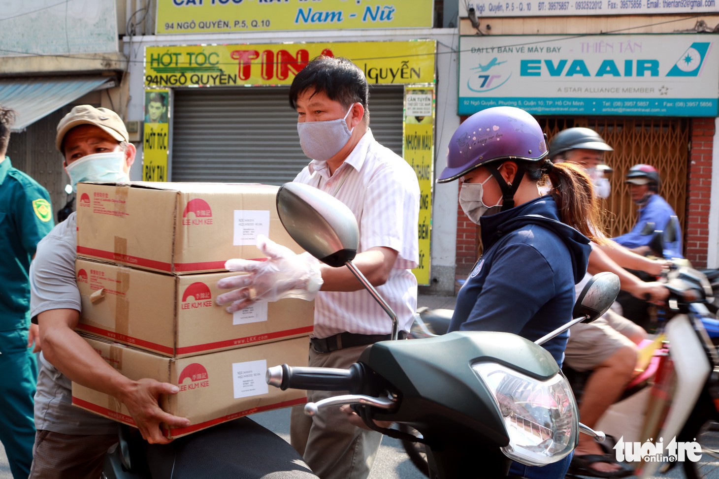 Nếu khó khăn cứ lấy 1 phần, nếu bạn ổn xin nhường cơm cho người khác - Ảnh 8.