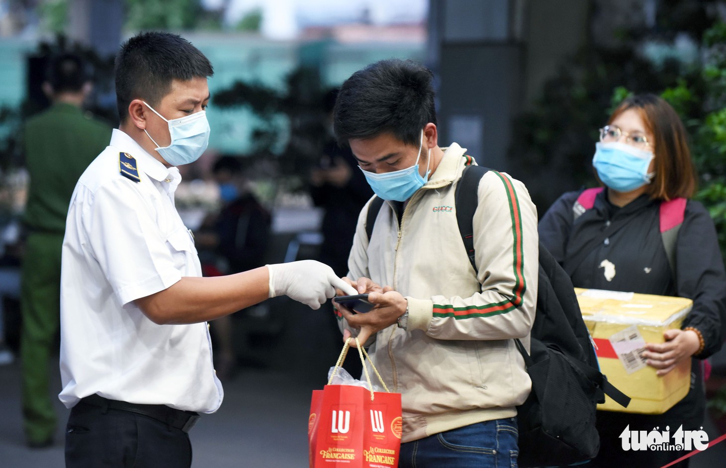 Ga Sài Gòn triển khai lấy mẫu xét nghiệm cho tất cả hành khách - Ảnh 6.