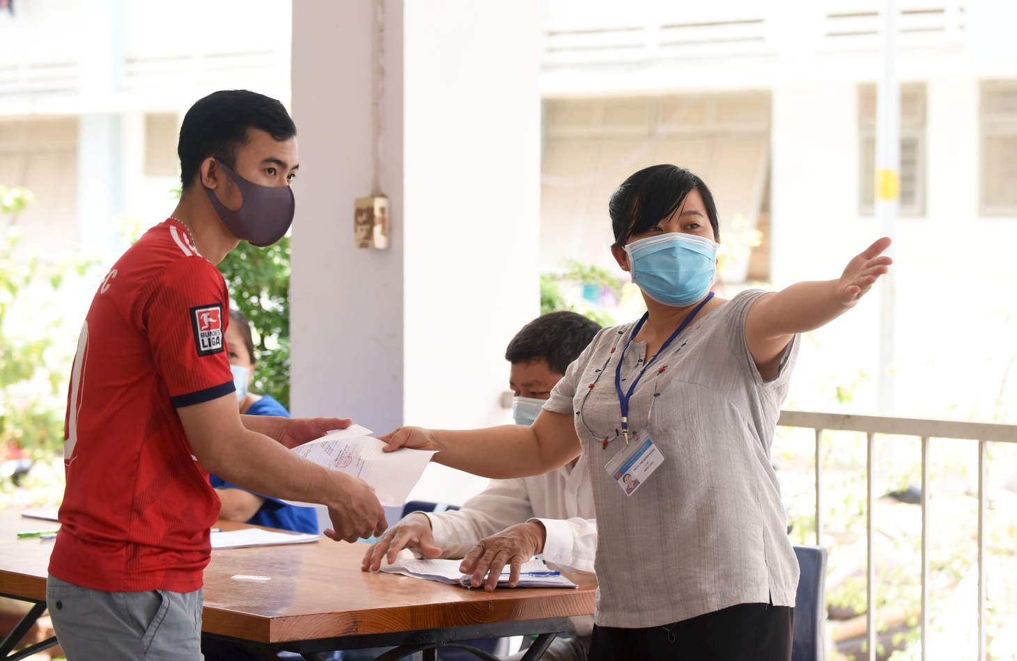 Công nhân thấy an tâm khi được xét nghiệm sàng lọc COVID-19 - Ảnh 3.