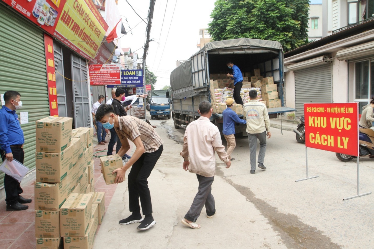 Những chuyến hàng Unilever đến với tuyến đầu chống dịch - Ảnh 3.