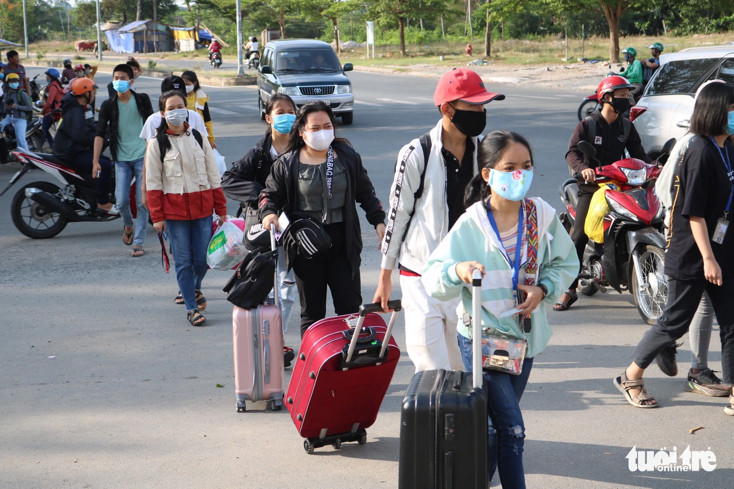 Sinh viên hồ hởi trở lại ký túc xá, chờ lên giảng đường - Ảnh 2.