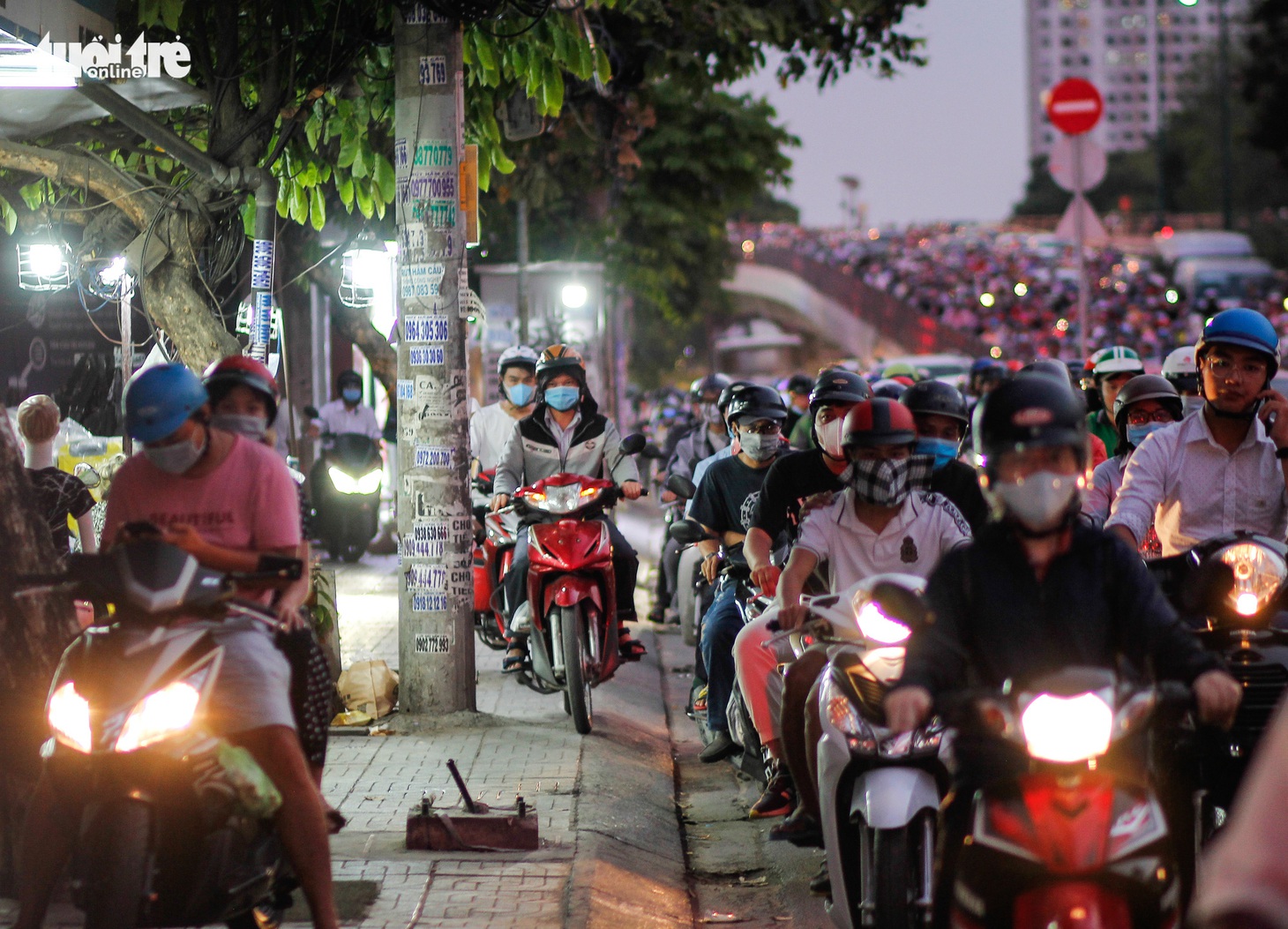 Dòng xe và người khủng khiếp trên đường Nguyễn Kiệm, Nguyễn Thái Sơn - Ảnh 7.