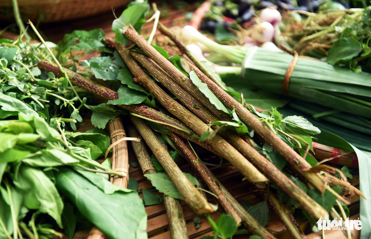Chợ quê sáng chủ nhật đủ các món hàng dân dã hiếm có giữa trung tâm Sài Gòn - Ảnh 5.