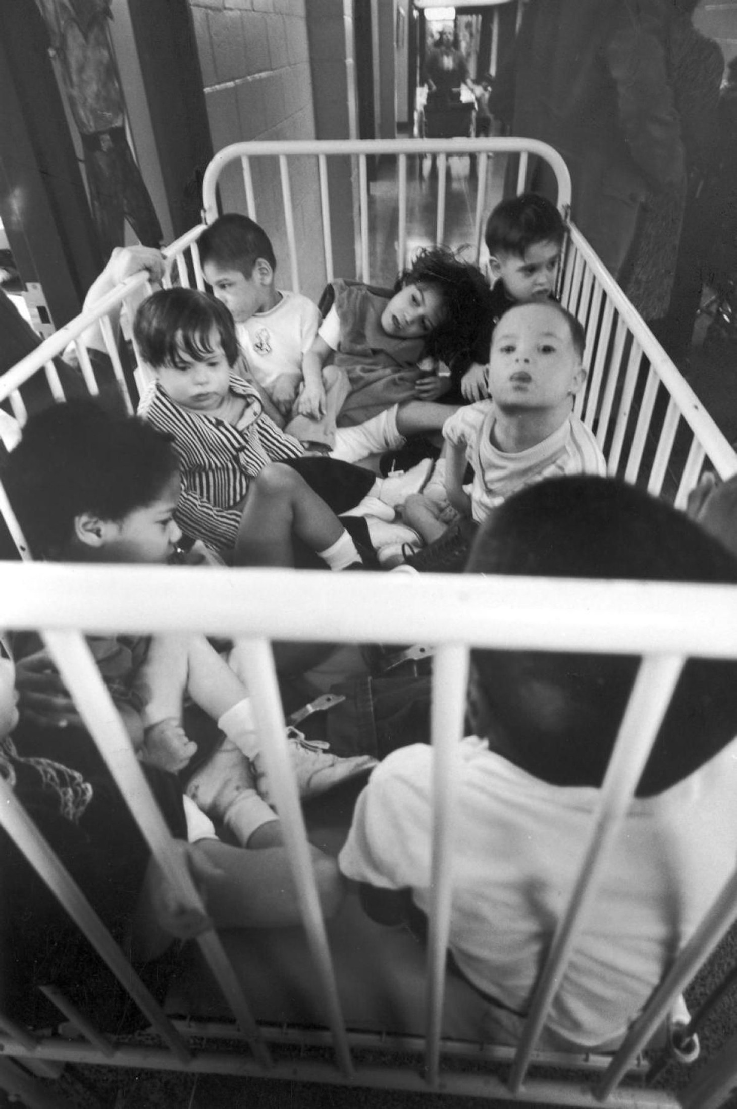 Nghiên cứu gây tranh cãi lớn nhất nhì lịch sử y khoa: thử vắcxin trên trẻ em - Ảnh 1.