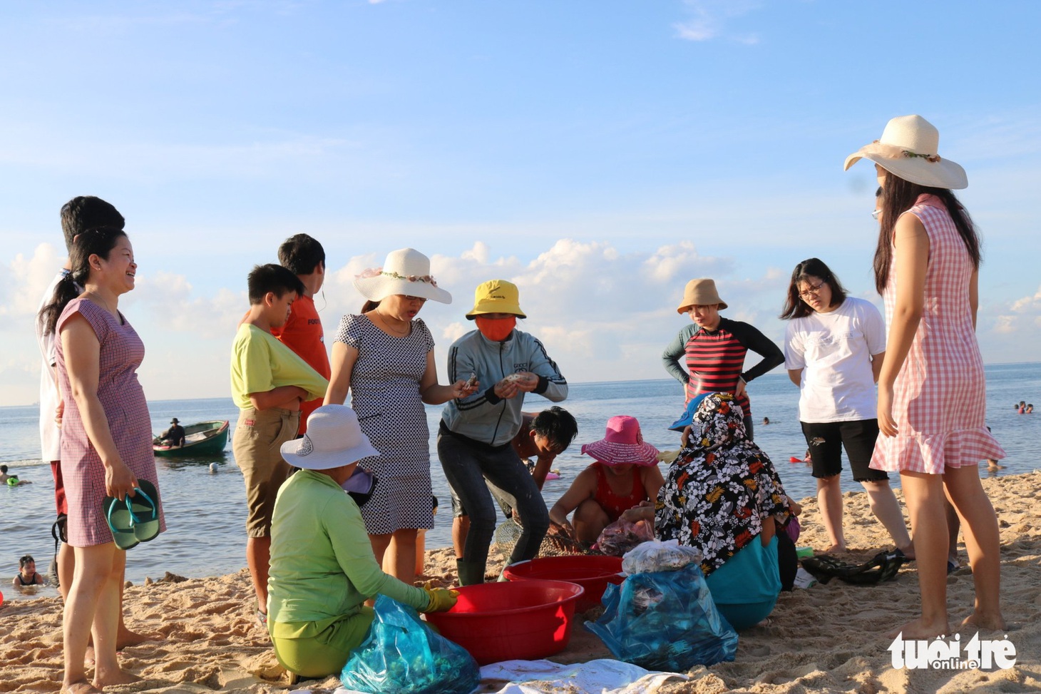 Nhộn nhịp làng chài Phước Hải 100 năm tuổi - Ảnh 5.