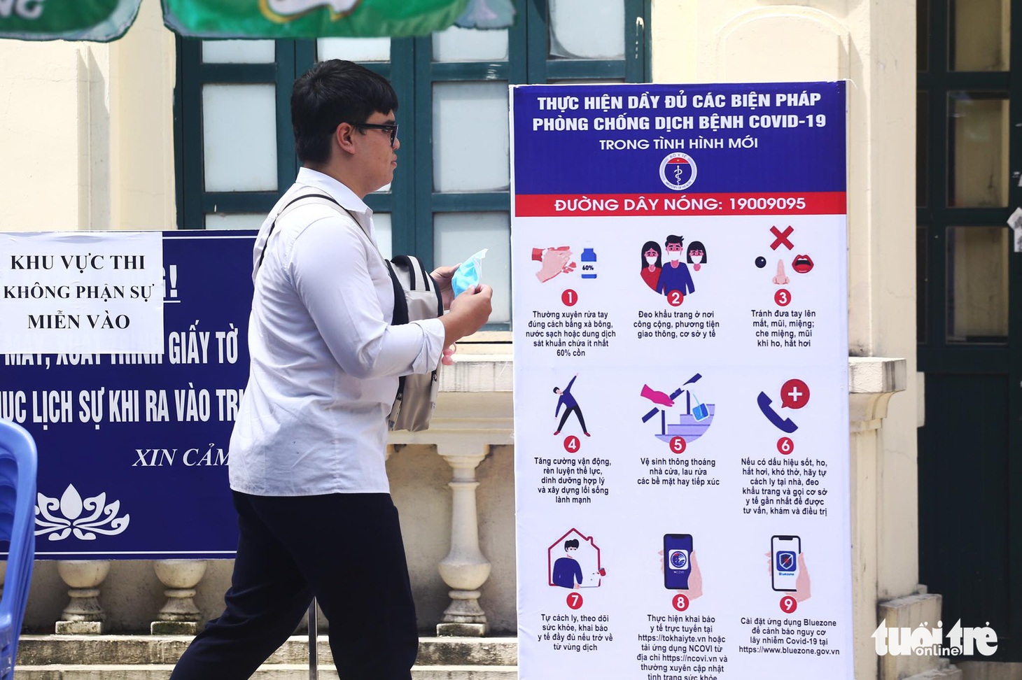 Những chiến sĩ áo trắng hỗ trợ thi tốt nghiệp THPT 2020 - Ảnh 5.