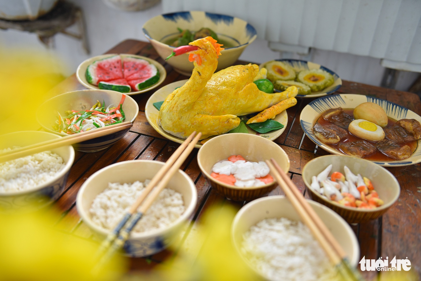 Chàng trai ‘nấu’ mâm cơm tết 3 miền nhìn ngon như thật... từ đất sét - Ảnh 7.