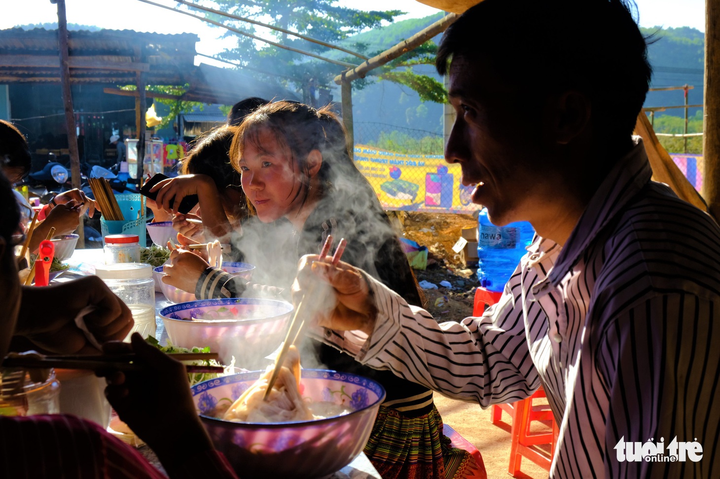 Chợ phiên Tây Bắc giữa lòng Tây Nguyên - Ảnh 3.