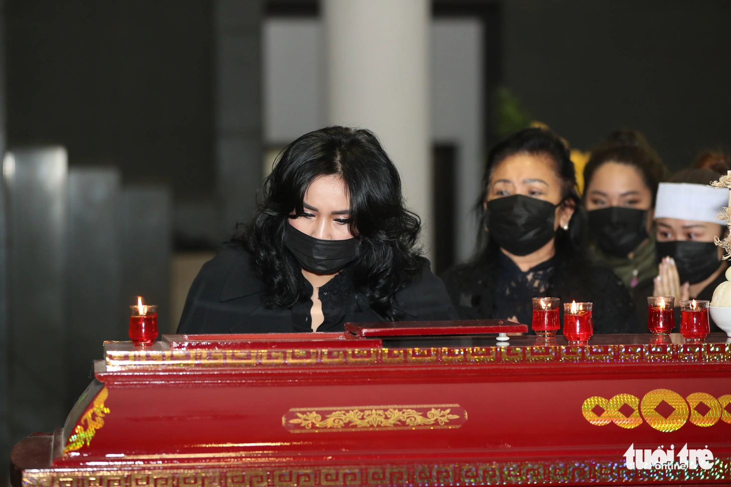 Xúc động tang lễ NSND Trung Kiên, gia đình từ chối nhận vòng hoa và phúng điếu - Ảnh 4.