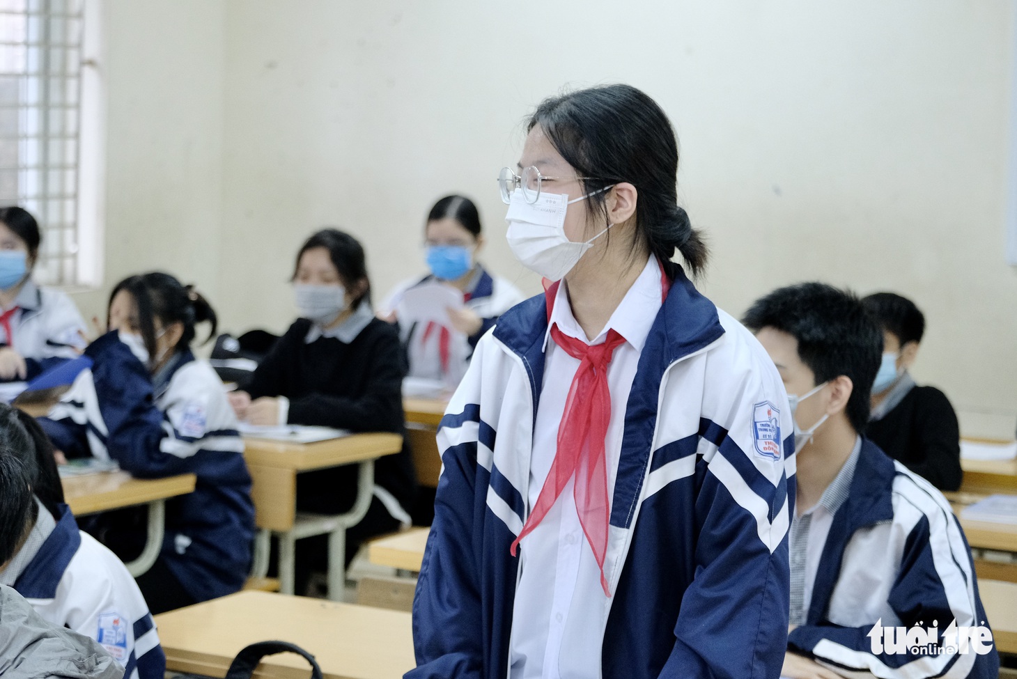 Học sinh lớp 9 ở 17 huyện, thị xã của Hà Nội đi học lại: ‘Vui quá em đi sớm 1 tiếng’ - Ảnh 8.