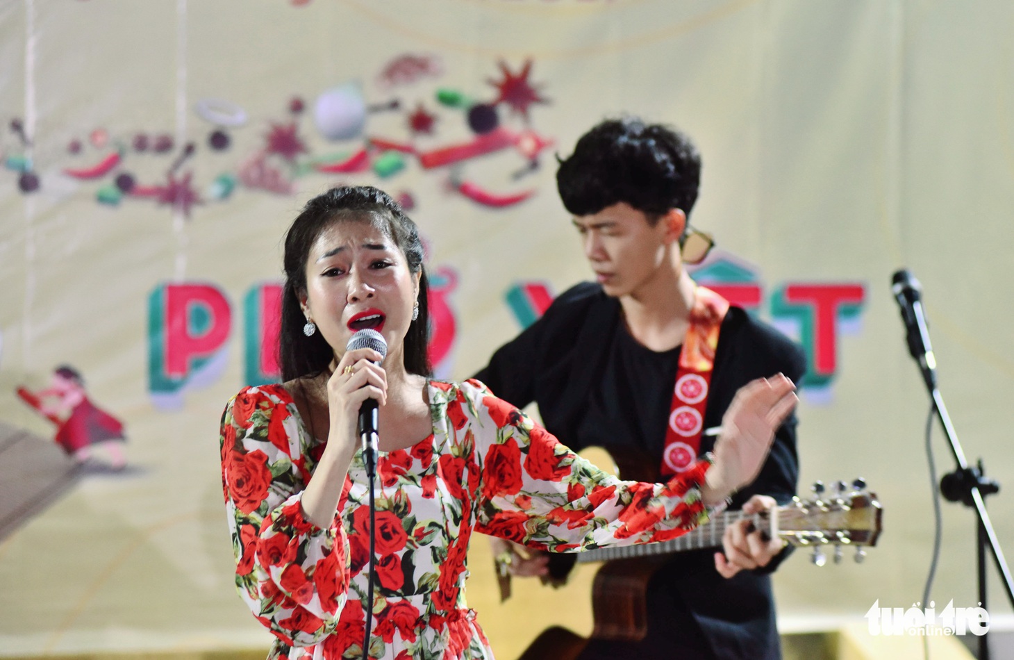 Tráng bánh phở, nấu nước dùng thâu đêm mở tiệc phở trên đảo Thiềng Liềng - Ảnh 7.