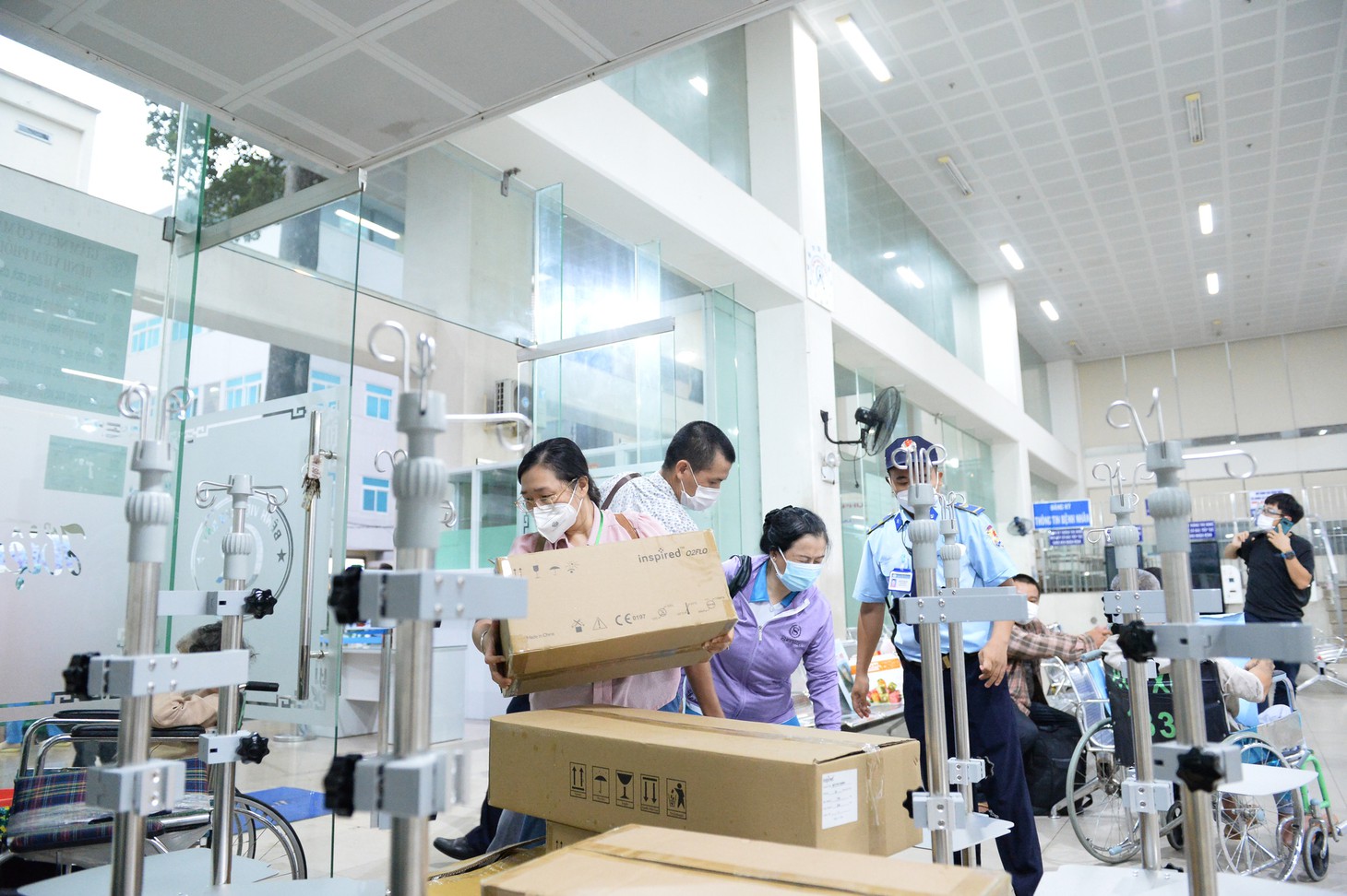 Giữa đại dịch, cỗ máy nhân ái khổng lồ của người Sài Gòn không hề mệt mỏi - Ảnh 8.