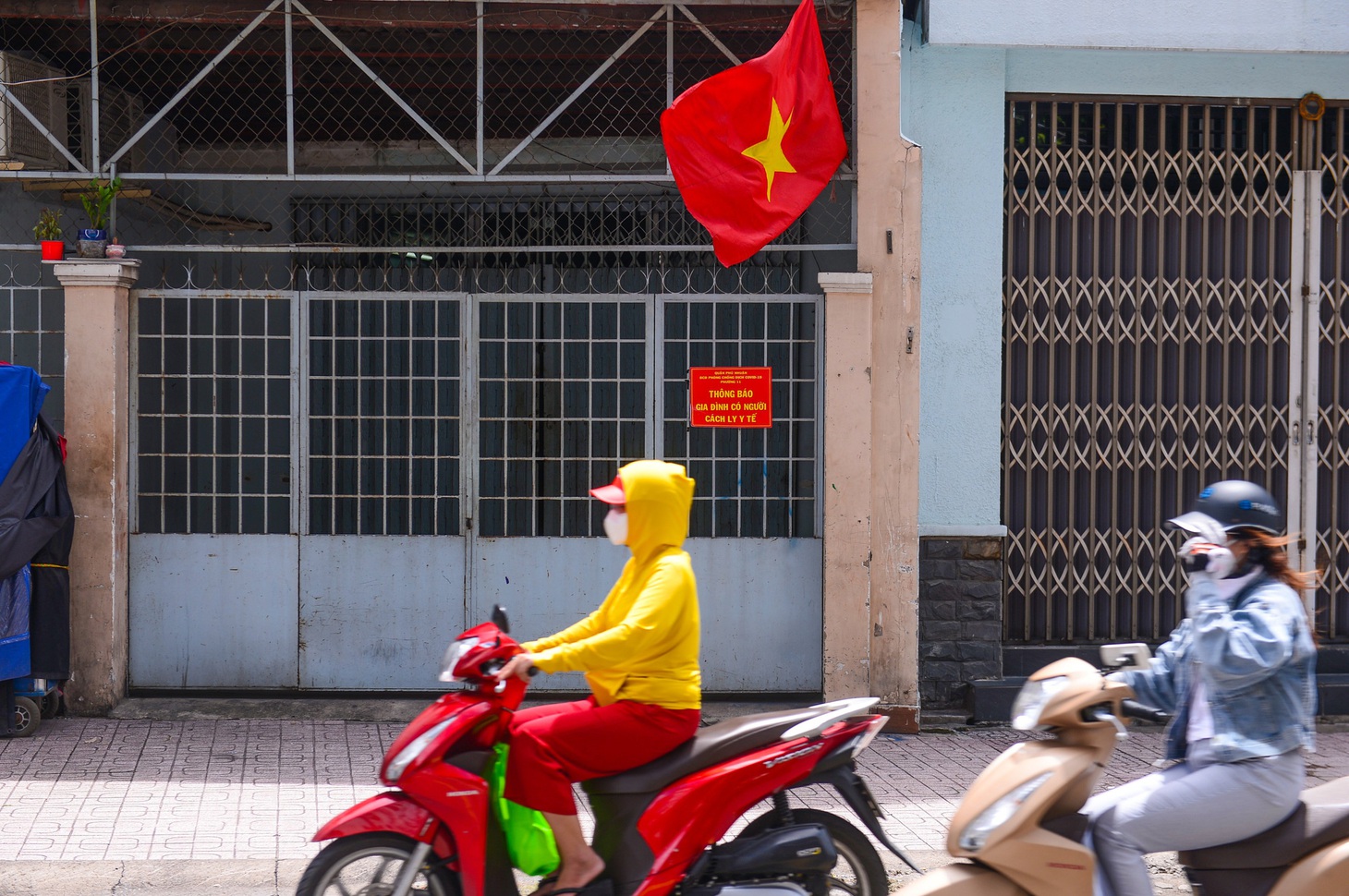 HỎI - ĐÁP về dịch COVID-19: F1 như thế nào được cách ly tại nhà? - Ảnh 1.