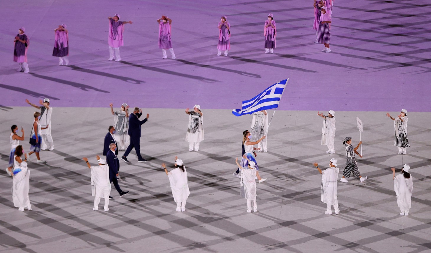 Đài lửa đã được thắp sáng, Olympic 2020 chính thức khai mạc - Ảnh 33.