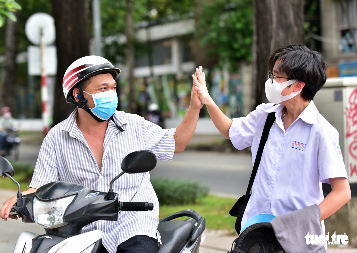 Thí sinh vui vẻ, tự tin trong buổi thi đầu tiên - Ảnh 5.
