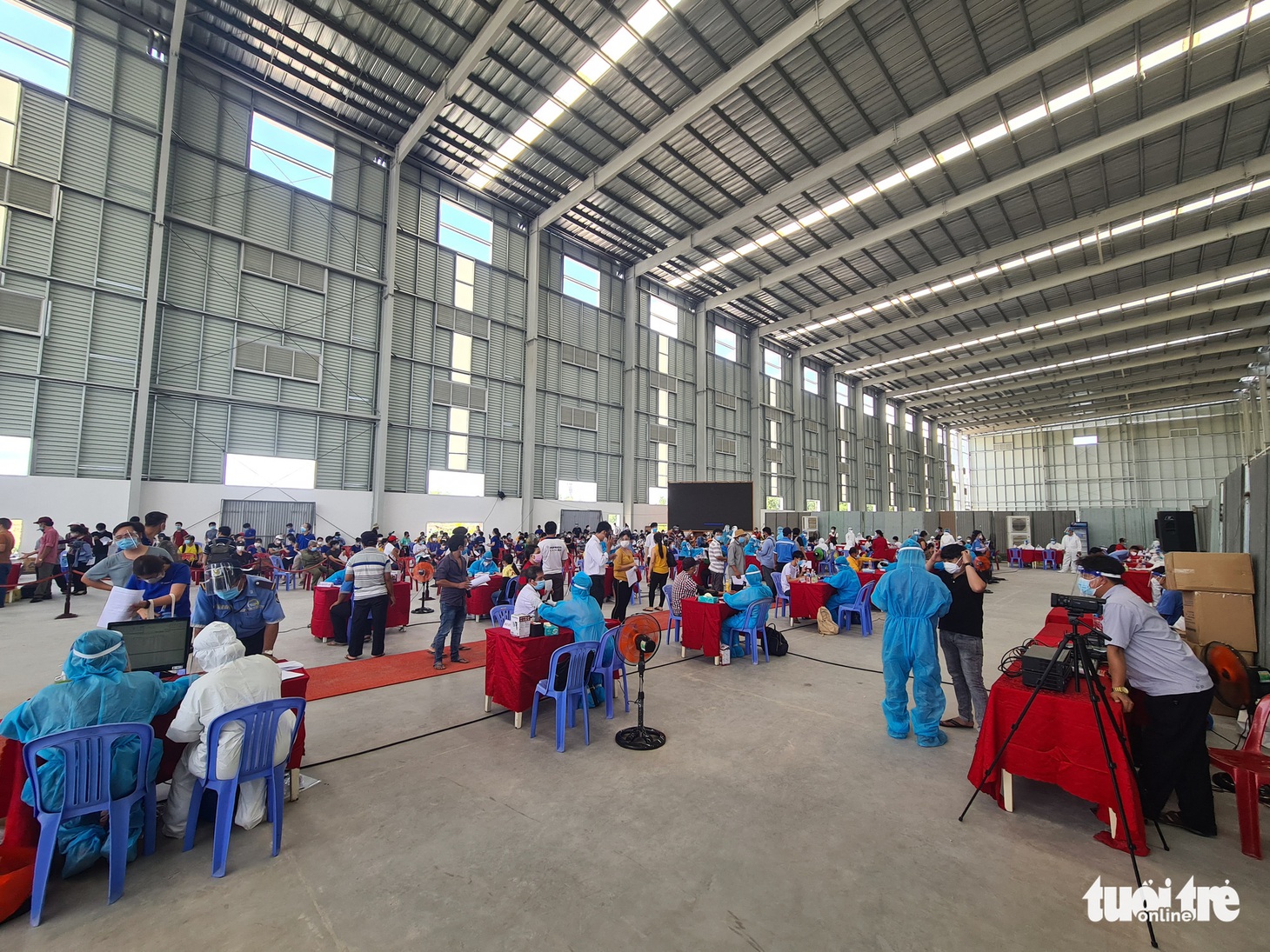 Nhiều khu công nghiệp tại Bình Dương tiêm xong vẫn thiếu vắc xin - Ảnh 4.