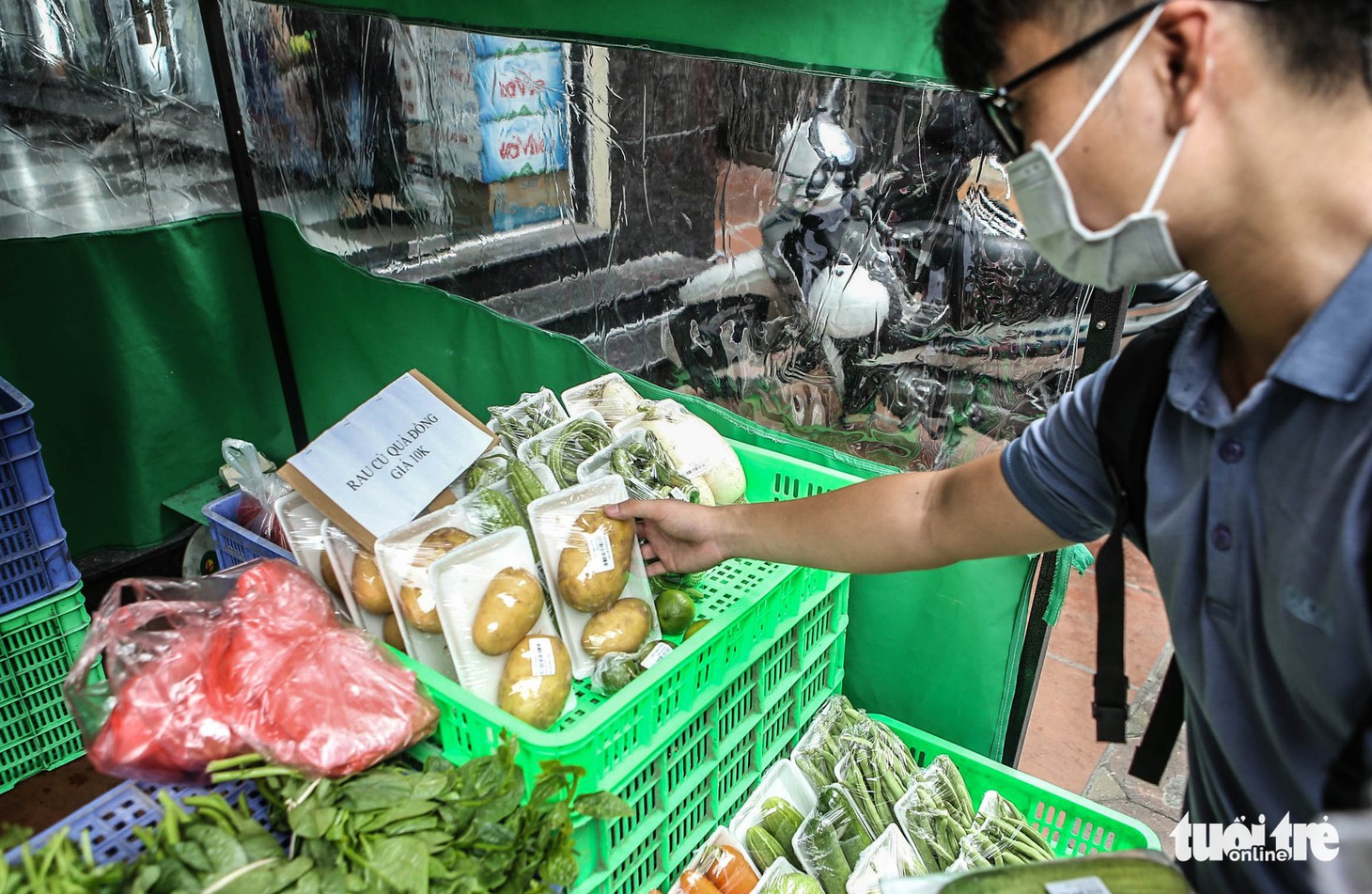 Cửa hàng 3 không bớt nỗi lo COVID-19 - Ảnh 1.