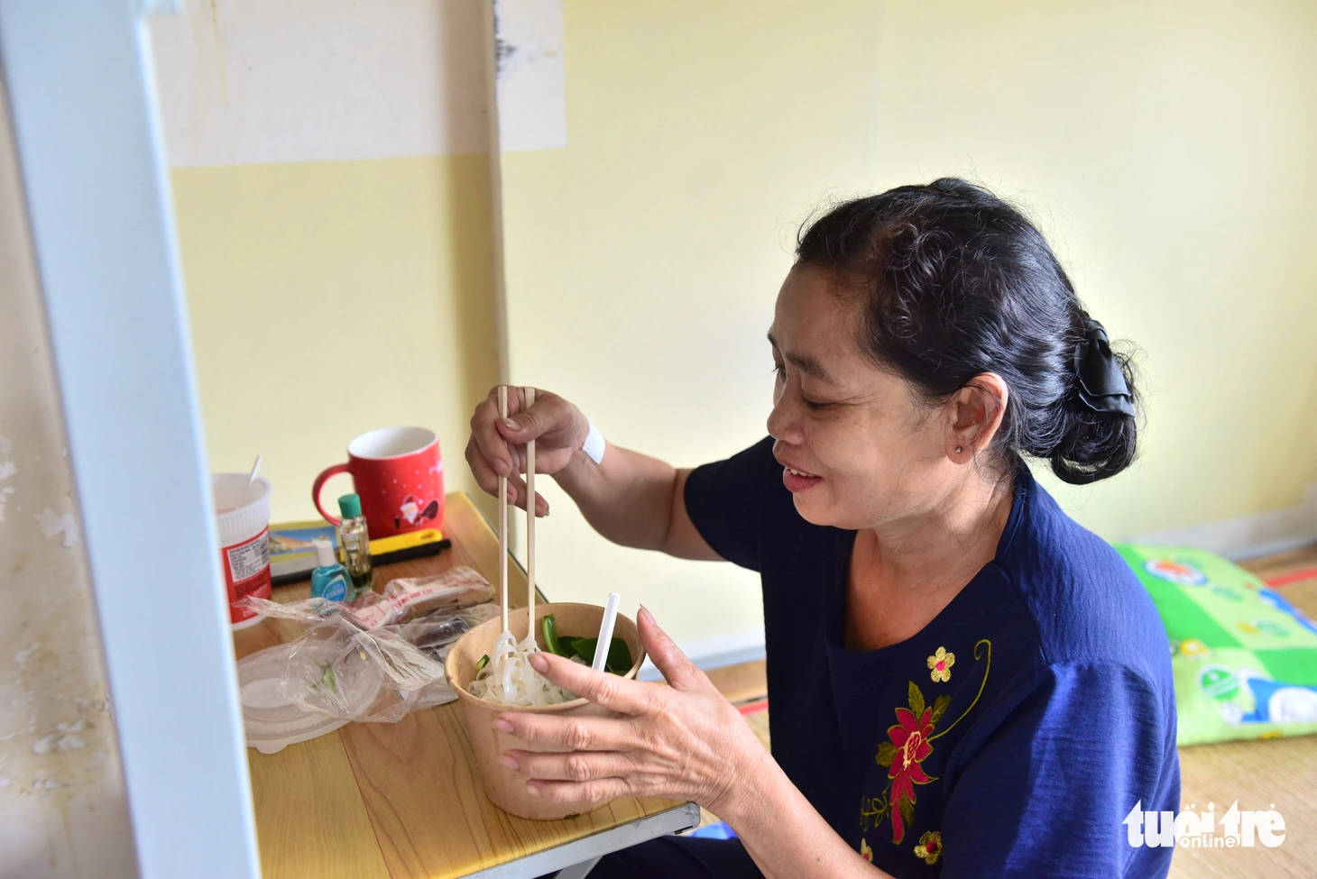 Xe phở yêu thương phục vụ bữa trưa sớm cho tuyến đầu chống dịch - Ảnh 16.