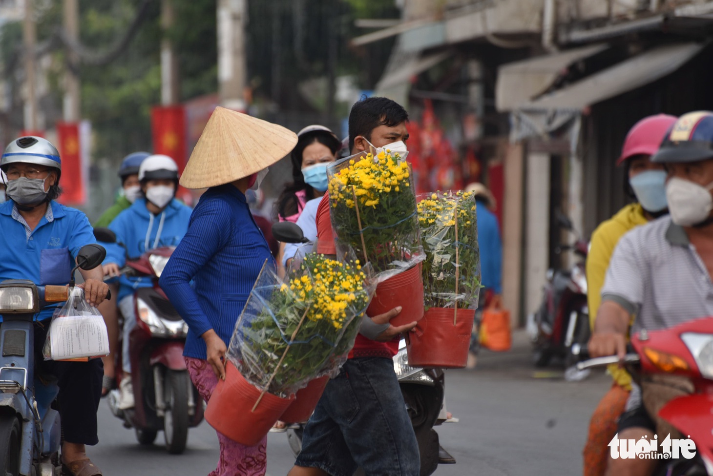 Sắc xuân đã về trên bến Bình Đông - Ảnh 2.