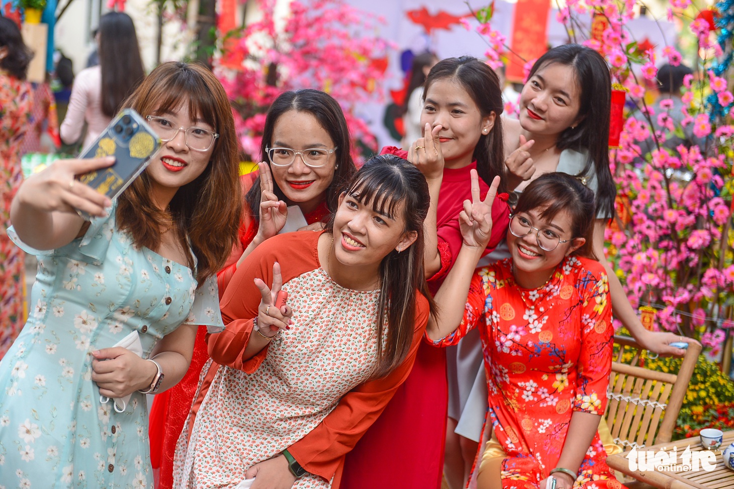 Đường hoa xuân cho bệnh nhân ở Bệnh viện Chợ Rẫy - Ảnh 8.