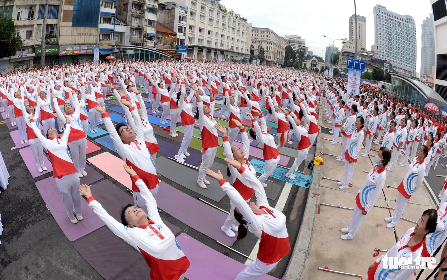Xác lập kỷ lục Việt Nam tại ngày hội dưỡng sinh, yoga TP.HCM - Ảnh 1.