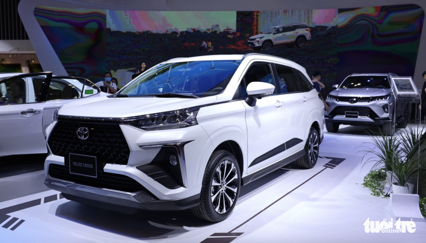 Toyota tung toàn ‘hàng độc’ chào VMS 2022: Veloz Cross lắp ráp, mổ Prius - Ảnh 8.