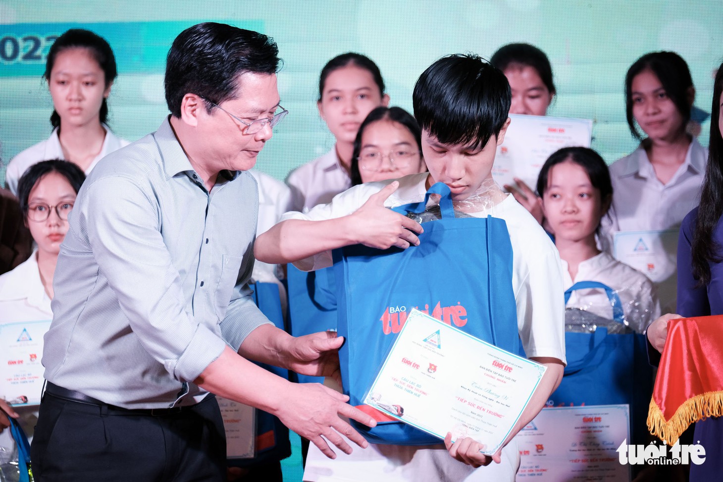 Em sẽ không bỏ học, dù cuộc sống khó khăn đến thế nào - Ảnh 3.