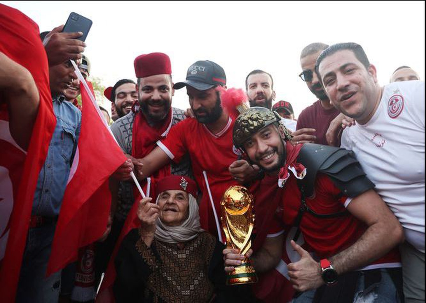 Màu sắc World Cup 2022 đã tràn ngập ở Qatar - Ảnh 3.