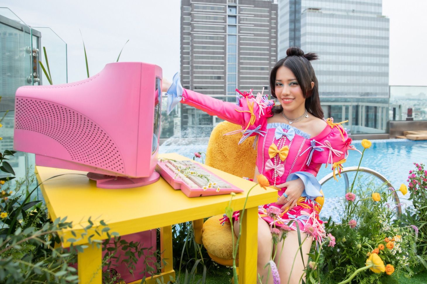 Ngọc Huyền hát cải lương với Hoài Linh tưởng nhớ cố nghệ sĩ Thanh Nga - Ảnh 2.