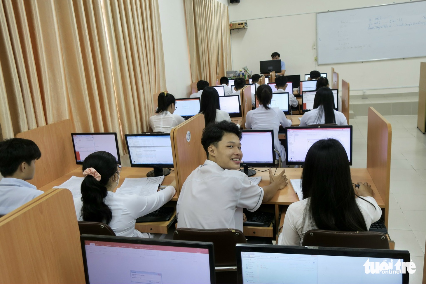Chuyện truyền lửa ở ngôi trường mang tên cố Thủ tướng Võ Văn Kiệt - Ảnh 9.