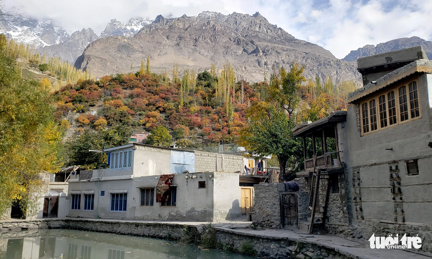 Vượt ‘kỳ quan thứ 8’ đến thung lũng sắc màu ở Pakistan - Ảnh 9.