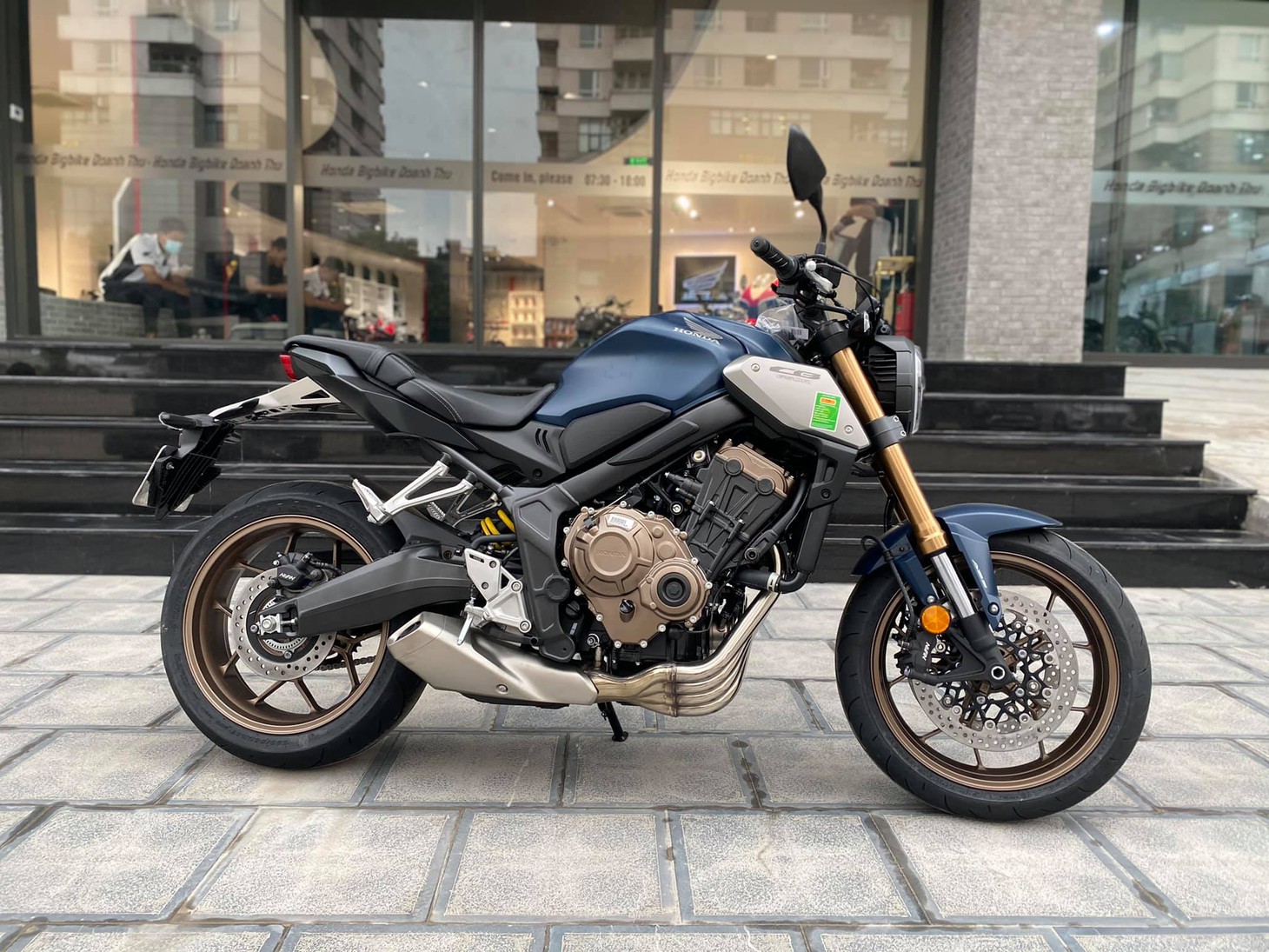 Loạt mô tô 600cc tại Việt Nam: Nhiều lựa chọn tầm giá 200 triệu đồng - Ảnh 4.
