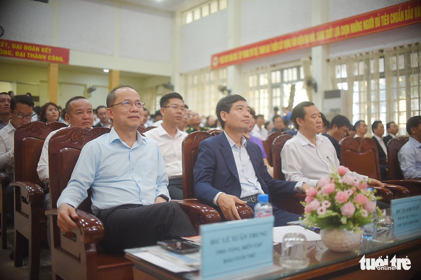 Niềm vui nhân đôi trong lễ trao học bổng ‘Tiếp sức đến trường’ tại Phú Yên - Ảnh 2.